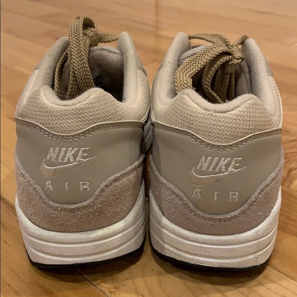 Women’s Nike Air Max - Picture 4 of 7